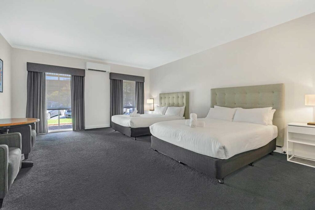 accommodation-room-caledonian-hotel-echuca
